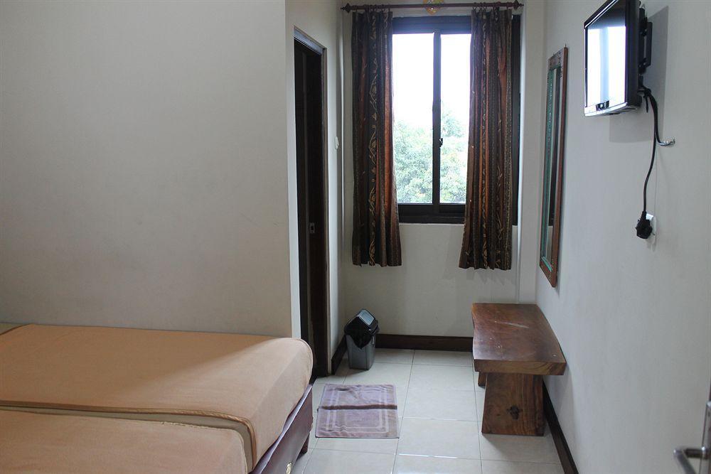 Tasik Jogja Hotel Yogyakarta Exterior foto